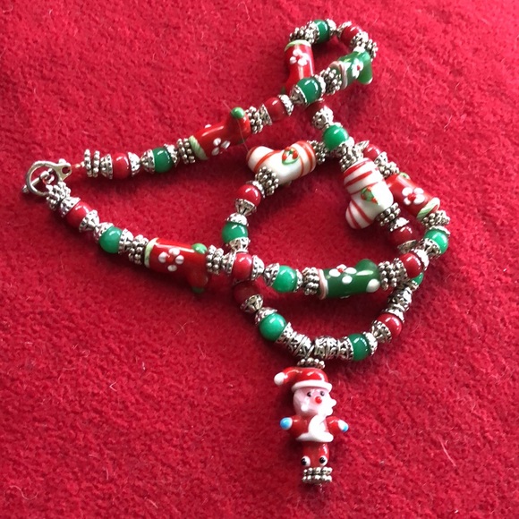 Blown glass Christmas theme necklace - Picture 16 of 16